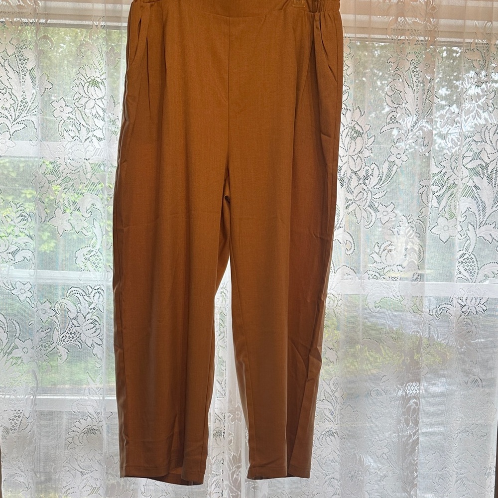Dress pants with pockets
